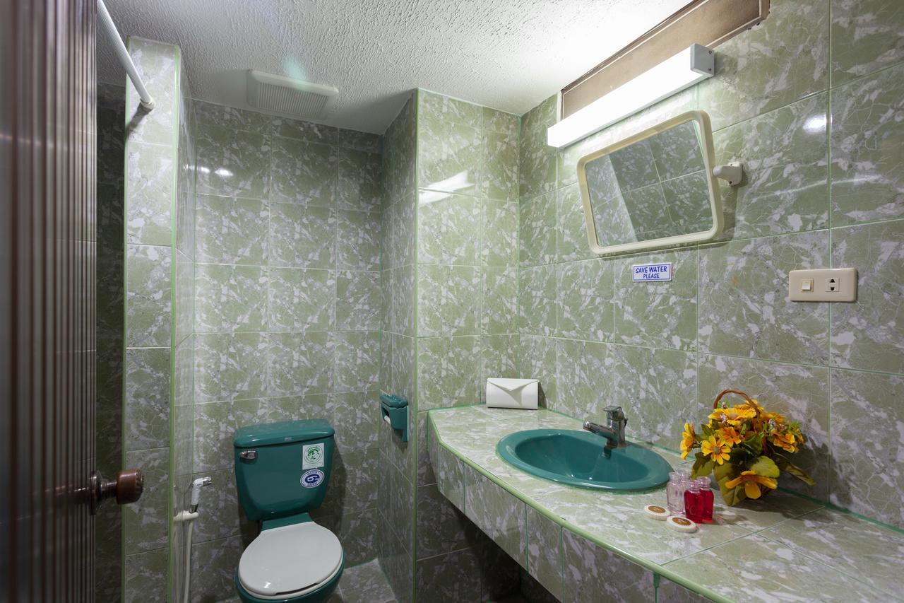 Simple Boutique Seabreeze Hotel Patong Exterior foto